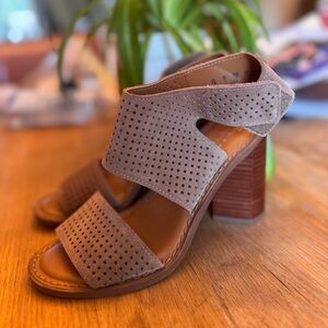 Franco Sarto Delores perforated leather sandals size 7m